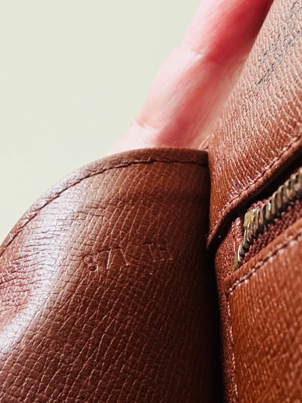 Louis Vuitton Vintage Monogram Pochette Dame 26 Clutch |New Hardware + GoldChain - Picture 12 of 15